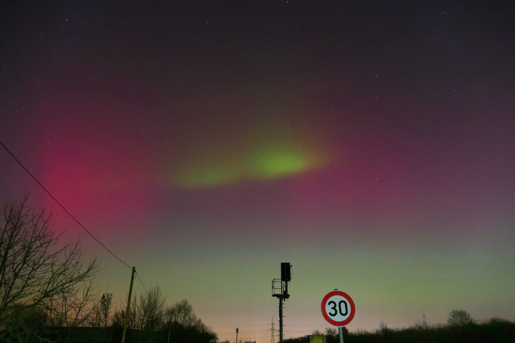 Grünes und rotes Polarlicht in Deutschland