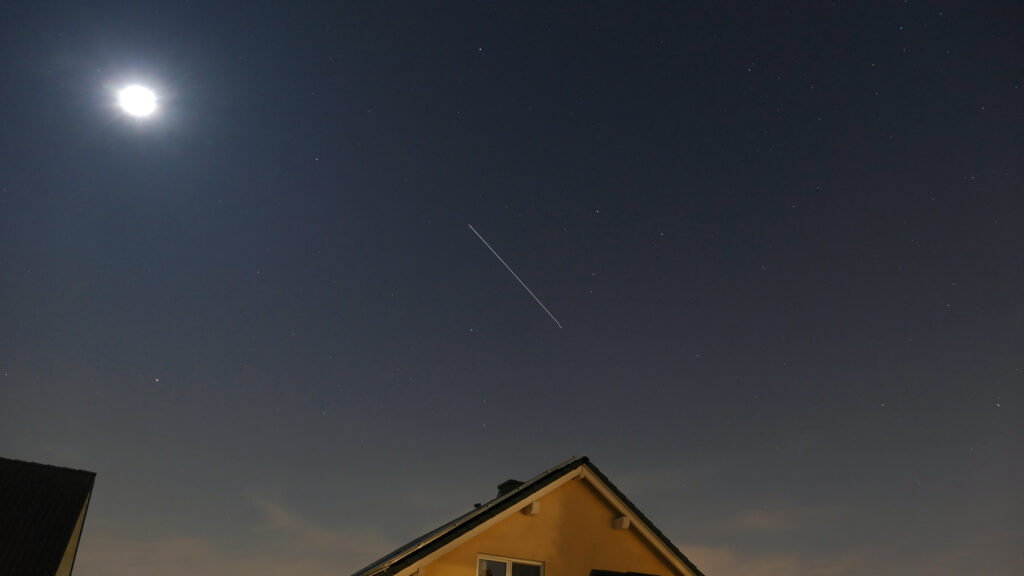 Die ISS fliegt am 24. Januar 2026 abends in Richtung Mond.